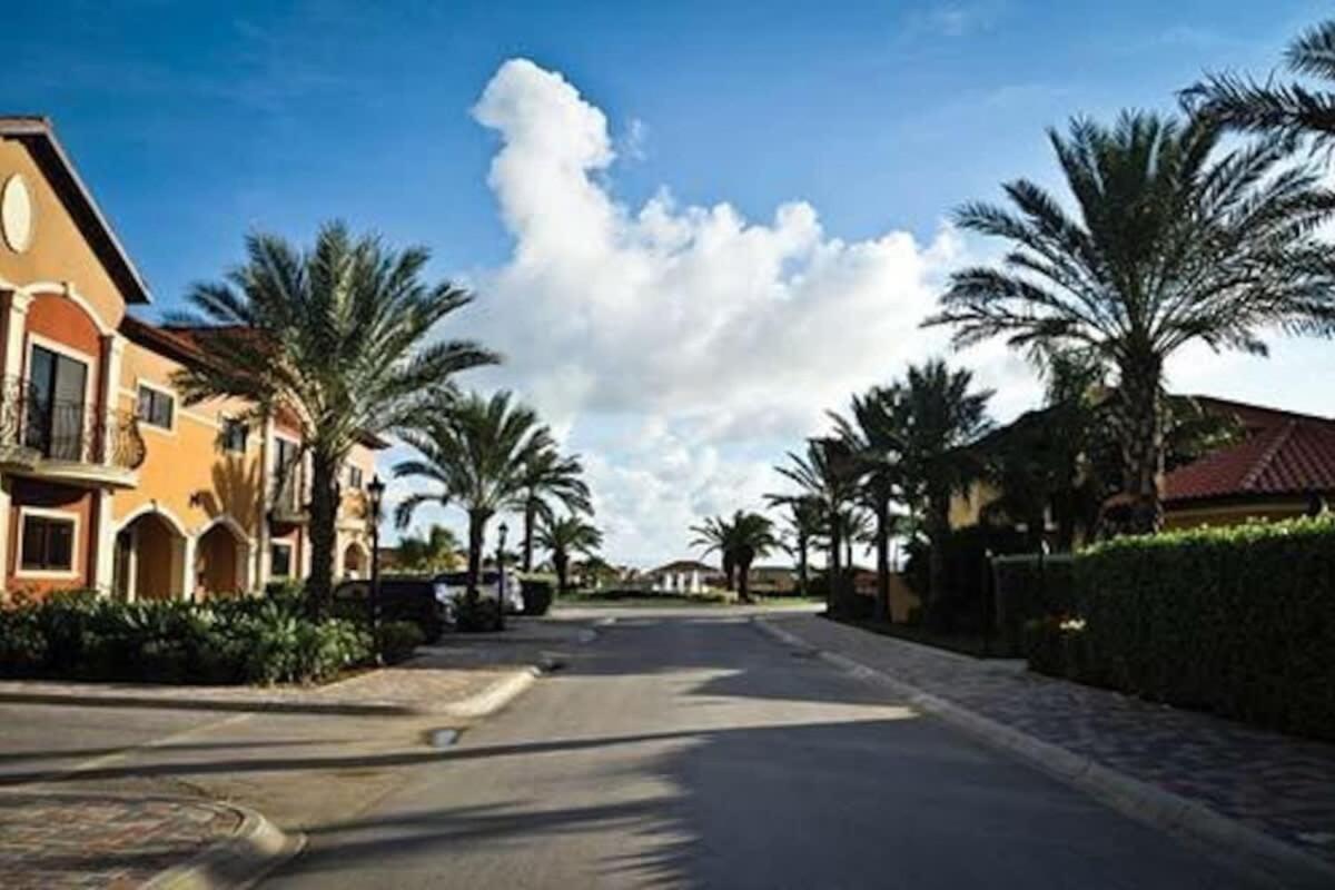 Вілла Spectacular House In Gold Coast Palm Beach Екстер'єр фото